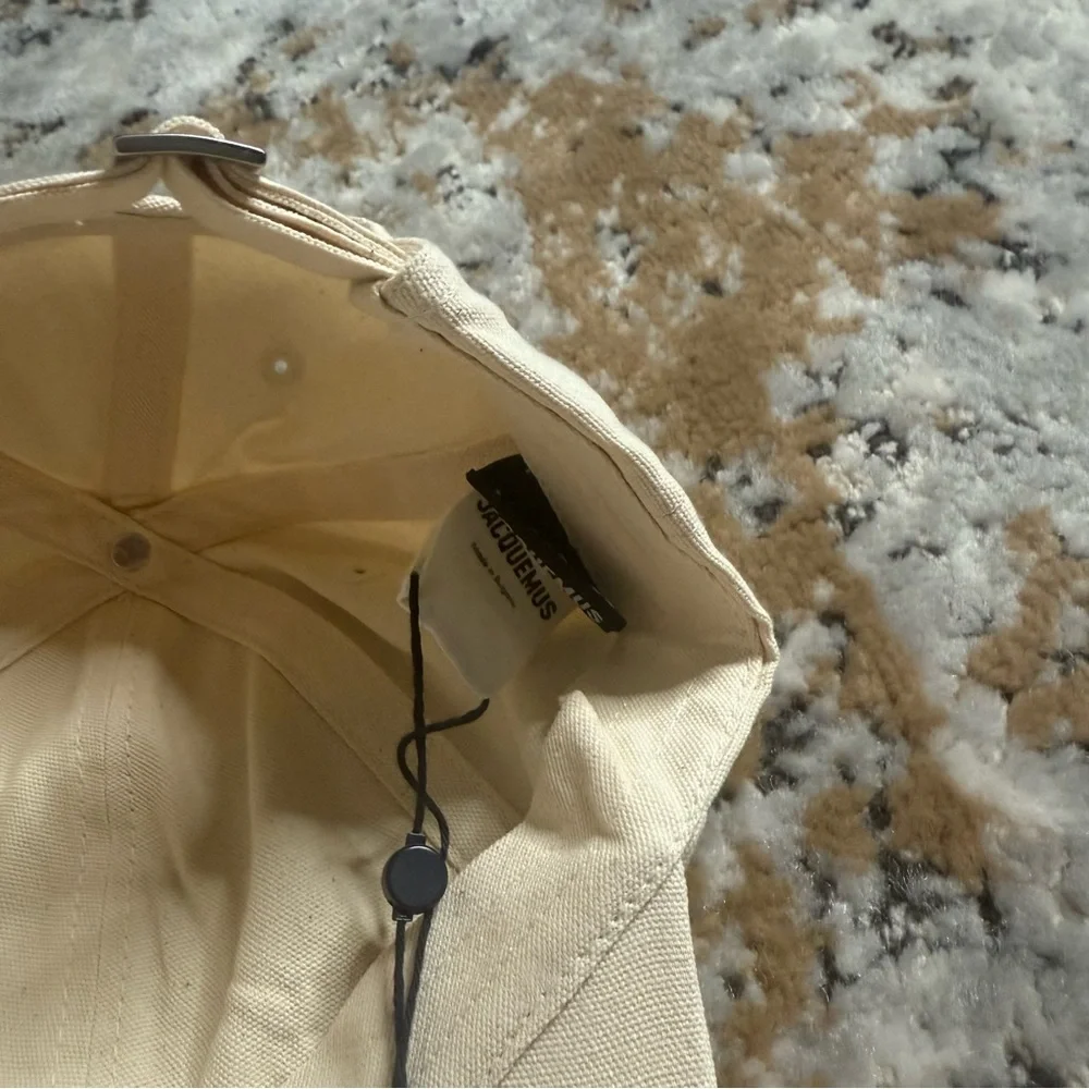 NWT Jacquemus Signature Off-White Cap - Picture 6 of 8